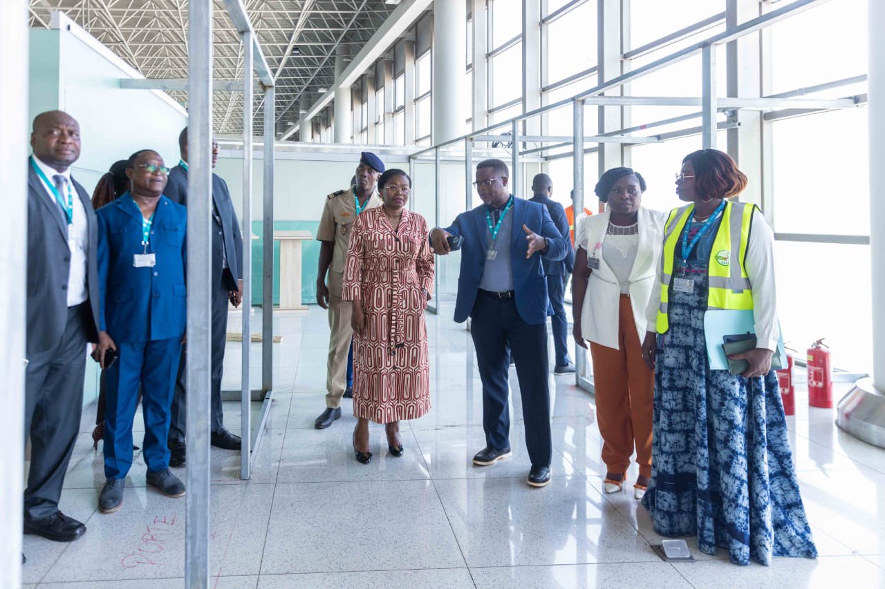 travaux-d-extension-de-l-a-roport-international-de-lom-victoire